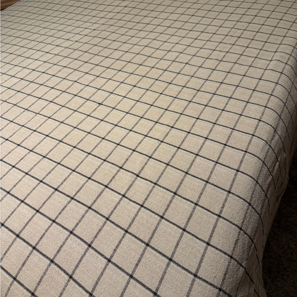 Plaid Tan with Black Stripe Bedding - Picture 2 of 4